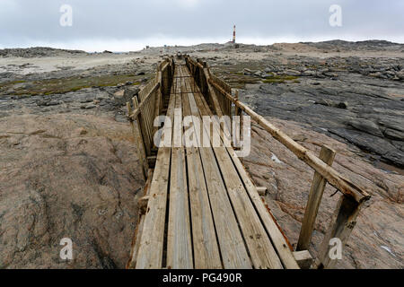 Sentier en bois à Diaz Point Lighthouse, près de Lüderitz, réserve naturelle de la côte de diamants, Karas, Namibie Banque D'Images