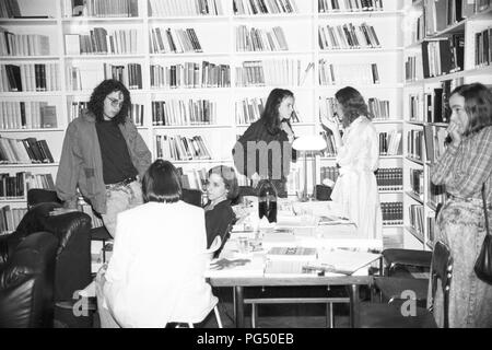 Un participant à la réunion hebdomadaire de l'IWM à Vienne. L'IWM (Institut des Sciences Humaines) est un institut indépendant pour les études avancées en sciences humaines et sociales fondée en 1982 par le philosophe polonais Krzysztof Michalski. Banque D'Images