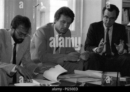 Réunion hebdomadaire de l'IWM à Vienne. L'IWM (Institut des Sciences Humaines) est un institut indépendant pour les études avancées en sciences humaines et sociales fondée en 1982 par le philosophe polonais Krzysztof Michalski (milieu). Banque D'Images