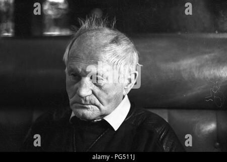 L'écrivain tchèque Bohumil Hrabal à Paris en 1990. Banque D'Images