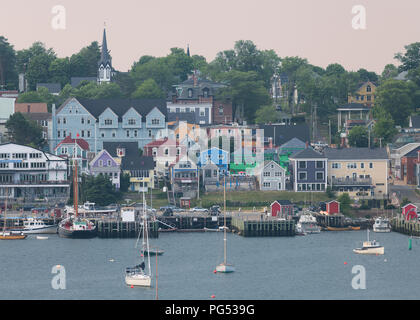 La ville de Lunenburg, au bord de l'eau de partout dans le port de Lunenburg LUNENBURG, Nouvelle-Écosse Banque D'Images