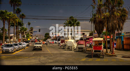 Travel destination chaude journée d'été au centre-ville dans Ensenada Mexique Banque D'Images