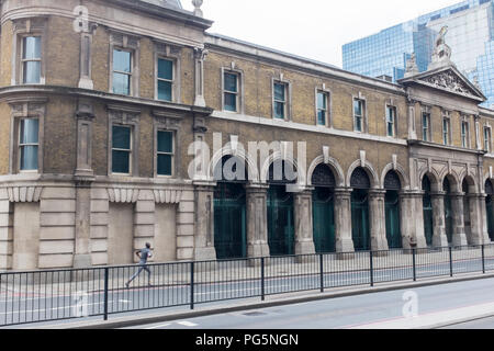 L'ancien bâtiment victorien Billingsgate Fish Market in Lower Thames Street,London qui est maintenant un lieu d'hospitalité et d'événements Banque D'Images