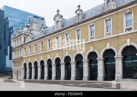 L'ancien bâtiment victorien Billingsgate Fish Market in Lower Thames Street,London qui est maintenant un lieu d'hospitalité et d'événements Banque D'Images