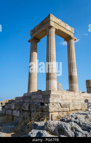 C'est une photo de l'ancien grec ruines de l'Acropole sur le village de Lindos à Rhodes. Banque D'Images