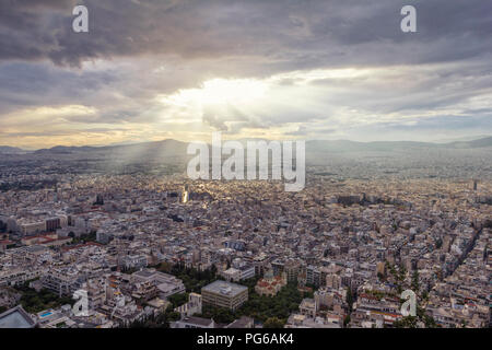 Grèce, Athènes, Attique, vue depuis le mont Lycabette sur la ville Banque D'Images