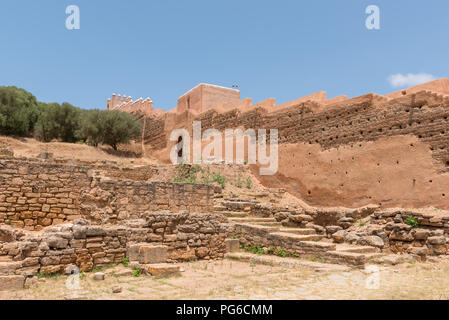 Murs de l'ancienne nécropole Chellah et colonie romaine à Rabat, Maroc Banque D'Images