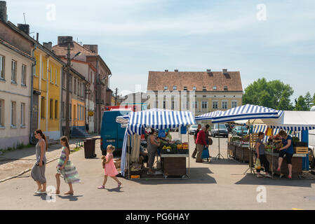 Le jour du marché, les étals du marché, Klaipeda, Lituanie, la Lagune de Courlande, l'Europe de l'Est Banque D'Images