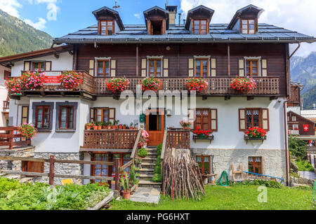 Maisons typiquement alpin à Staffa (Stresa) Banque D'Images