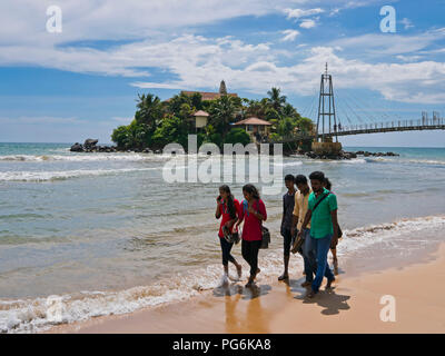 Vue horizontale de Matara Paravi Duwa Temple, Sri Lanka. Banque D'Images