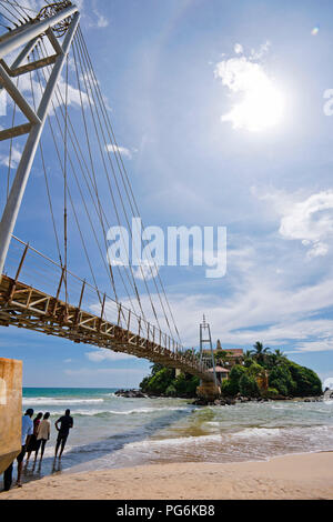 Vue verticale de Matara Paravi Duwa Temple, Sri Lanka. Banque D'Images