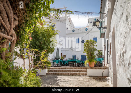 Street view en Frigiliana, Andalousie, Espagne, Europe Banque D'Images