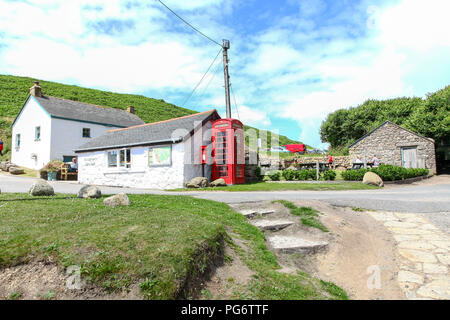 Porthgwarra Porthgwarra Cove, Cafe, Cornwall, Angleterre du Sud-Ouest, Royaume-Uni Banque D'Images