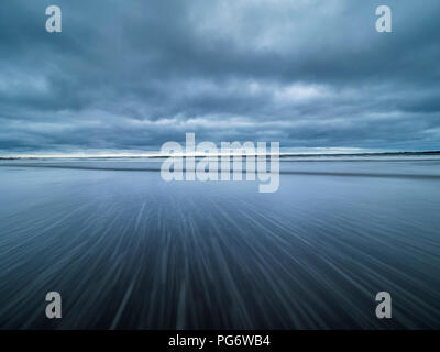 Nouvelle Zélande, île du Nord, Taranaki, Opanake Beach, long exposure Banque D'Images