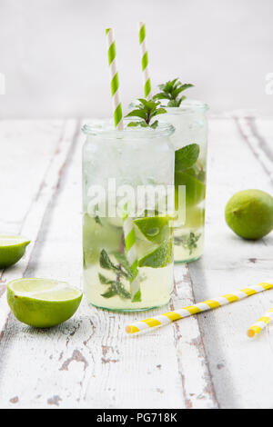 Limonade au gingembre menthe citron vert Banque D'Images