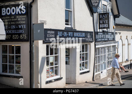 Extérieur d'une librairie à Hay-on-Wye, Powys, Wales Banque D'Images