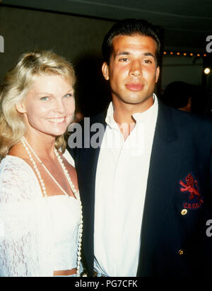 WESTWOOD, CA - août 03 : L'actrice Cathy Lee Crosby et guest assister à Warner Bros Pictures 'Unforgiven' Westwood création le 3 août 1992 à Mann Bruin Theatre à Westwood, en Californie. Photo de Barry King/Alamy Stock Photo Banque D'Images