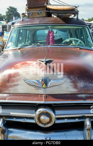 1954 Ford Country Squire station wagon à un festival rétro vintage. UK Banque D'Images