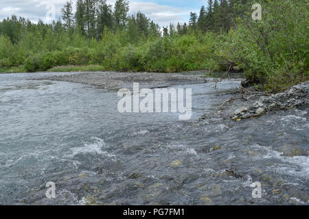 Bertha Creek qui la traverse Banque D'Images