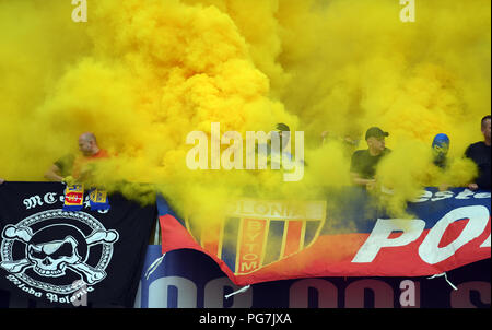 Varsovie, Pologne - 02 mai, 2018 : Finale de la coupe de la Ligue polonaise Arka Gdynia vs Legia Warszawa o/p : Arka Gdynia fans Banque D'Images