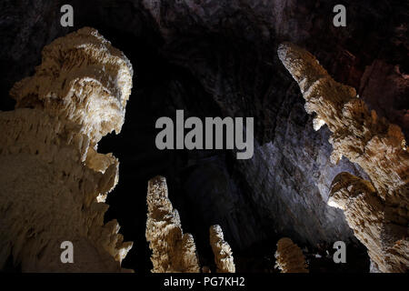 Les Géants, symbole de la Genga, Ancona 16/08/2018. Grottes de Frasassi. Genga, Ancône, 16 août 2018. Les grottes de Frasassi, parmi des plus être Banque D'Images