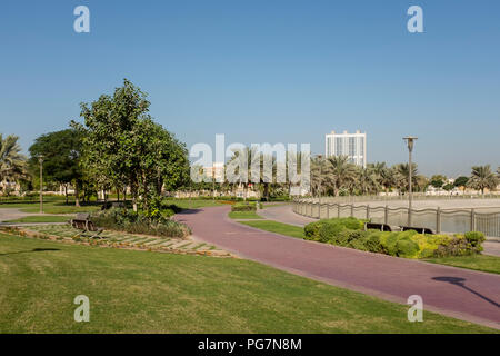 Une piste de course à Al Barsha Pond Park, Dubai, Émirats Arabes Unis Banque D'Images