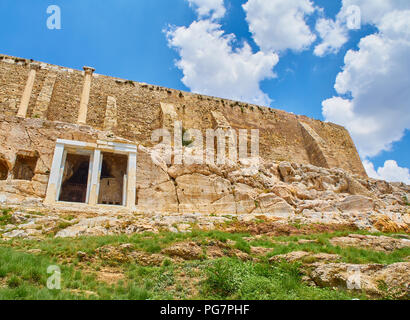 Le Choragic Thrasyllus de monument sur le versant sud de l'acropole d'Athènes. Région de l'Attique, en Grèce. Banque D'Images