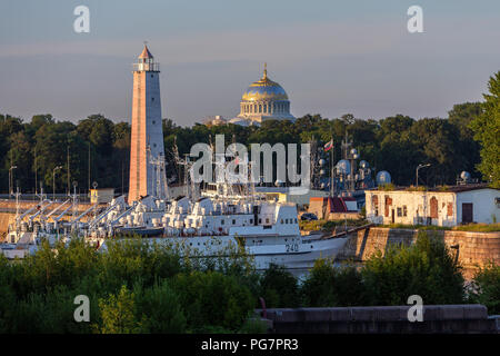 Kronstadt est une ville ancienne forteresse sur la mer Baltique au large de l'île de Kotlin Saint Petersbourg en Russie. Banque D'Images