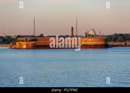 Kronstadt est une ville ancienne forteresse sur la mer Baltique au large de l'île de Kotlin Saint Petersbourg en Russie. Banque D'Images