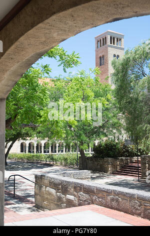 Winthrop Hall Clock Tower de l'UWA NE Banque D'Images