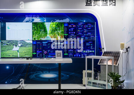 Smart city expositions, big data en milieu urbain, systèmes de commande numériques, hi-tech la technologie de surveillance, les gens de la Chine Quatrième Internationale Smart City Expo 2018 à Shenzhen, Chine. Banque D'Images