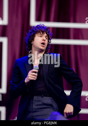 Les Kooks se sont spectacle sur la scène principale le premier jour au Reading Festival Day One Banque D'Images