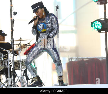 New York, USA. 24 août 2018. Janelle Monae effectue sur NBC's Today Show dans le cadre de la série de concerts de Citi sur août 24th, 2018 à New York City Crédit : MPA/Alamy Live News Banque D'Images