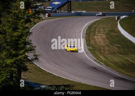 Bowmanville, pouvez., 08 Jul 2018. 8 juillet, 2018. Une Corvette endurer le carrossage, plein gaz, du tour 4 le 08 juillet, 2018 chez Canadian Tire Motorsport Park pendant la Mobil 1 week-end du Grand Prix des voitures de sport. Credit : Victor Biro/ZUMA/Alamy Fil Live News Banque D'Images