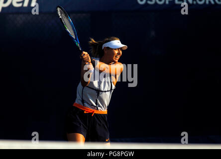 New York, USA, 24 août 2018 - US Open Tennis pratique : Maria Sharapova, la pratique aujourd'hui à la Billie Jean King National Tennis Center de Flushing Meadows, New York, que les joueurs prêts pour l'US Open qui débute lundi prochain. Crédit : Adam Stoltman/Alamy Live News Banque D'Images