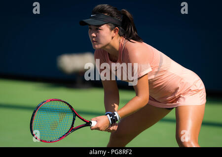 New York, USA. 24 août 2018. Zhu Lin de Chine en action lors de la dernière ronde des qualifications à l'US Open 2018 Tournoi de tennis du Grand Chelem. New York, USA. Le 24 août 2018. Août 24, 2018. Credit : AFP7/ZUMA/Alamy Fil Live News Banque D'Images