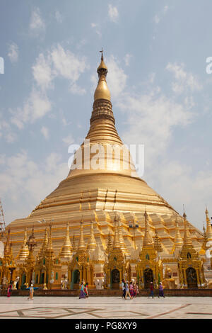 Le dôme doré, Shwedagon pagoda, Yangon, Myanmar, en Asie Banque D'Images