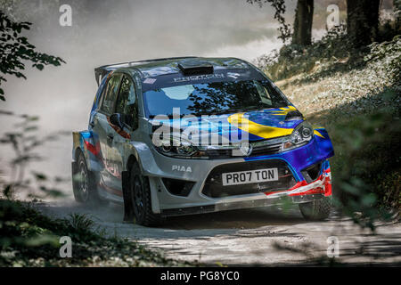 IRIZ Proton 2017 R5 rally voiture avec chauffeur Oliver Mellors au Goodwood Festival of Speed 2018, Sussex, UK. Banque D'Images