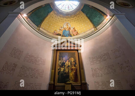 SAINT GERMAIN EN LAYE, FRANCE, Avril 08, 2017 : l'intérieur de l'abbaye, 08 avril 2017, à Saint Germain en Laye, France Banque D'Images