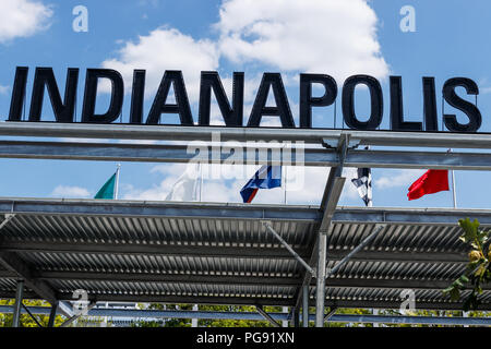 Indianapolis - Circa 2018 Août : Indianapolis Motor Speedway porte 1 Entrée. Les hôtes de l'IMS l'Indy 500 et Brickyard 400 Course automobile XV Banque D'Images