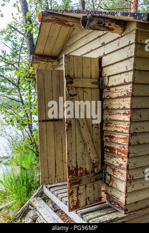 Deatil d'une vieille cabane en bois modification sur la rive du lac de Saimaa en Finlande - 4 Banque D'Images