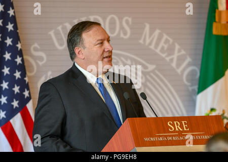 La secrétaire d'État des États-Unis, Michael R. Pompeo parle lors d'une conférence de presse conjointe disponibilité à Mexico, Mexique le 13 juillet 2018. Banque D'Images