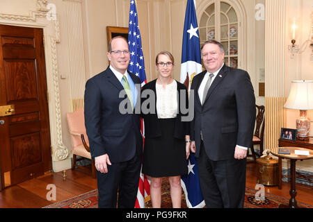 Pompeo secrétaire officie la cérémonie d'assermentation de M. Christopher A. Ford comme secrétaire d'Etat adjoint pour la sécurité internationale et la non-prolifération au département d'Etat, 20 août 2018. Banque D'Images