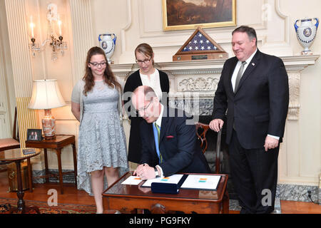 Pompeo secrétaire officie la cérémonie d'assermentation de M. Christopher A. Ford comme secrétaire d'Etat adjoint pour la sécurité internationale et la non-prolifération au département d'Etat, 20 août 2018. Banque D'Images