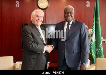 La secrétaire d'État des États-Unis, Rex Tillerson rencontre avec la Commission de l'Union africaine Président Moussa Faki au siège de la Commission de l'Union africaine à Addis-Abeba, Ethiopie, le 8 mars 2018. Banque D'Images