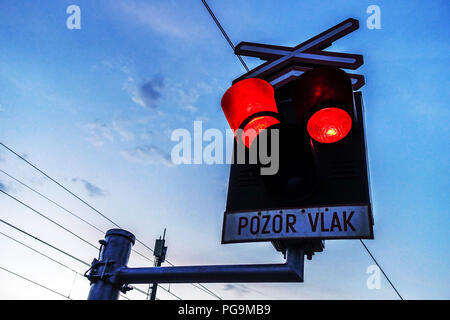 Feux clignotants au croisement, République tchèque, Europe Railroad Lights Banque D'Images