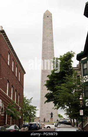 Le Bunker Hill Monument, un obélisque de granit 221 pieds, commémore la Bataille de Bunker Hill dans la révolution américaine, Charlestown, Massachusetts. Banque D'Images