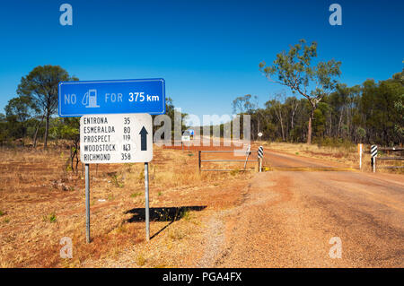 La voie du côté de la Savane Chemin vers le sud via plusieurs stations. Banque D'Images