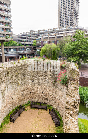 Une vue typique dans la région de barbican à Londres Banque D'Images