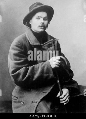 Maxime Gorki, assis avec lourd manteau sur 2 7 1910 Banque D'Images